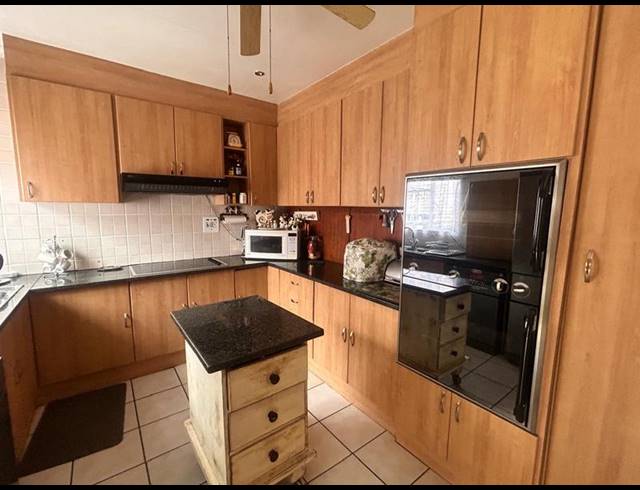 3 BEDROOM TOWNHOUSE FOR SALE IN MEYERVILLE